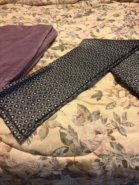 Brooks Brothers Navy and White Geometric Straight Leg Pants